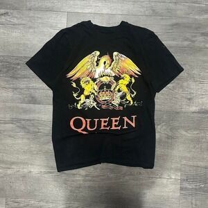 Black and red y2k skater emo Queen band tee #QueenBand #RockTee Size S